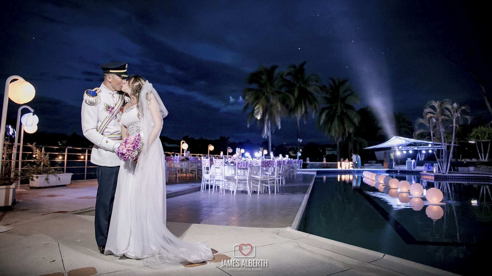 fotografias-de-bodas-en-la-playa-monasterio-resort-girardot-fotografos-de-bodas-james-alberth-fotografias-de-noche-bodas